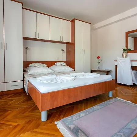Antula Apartman Banjol