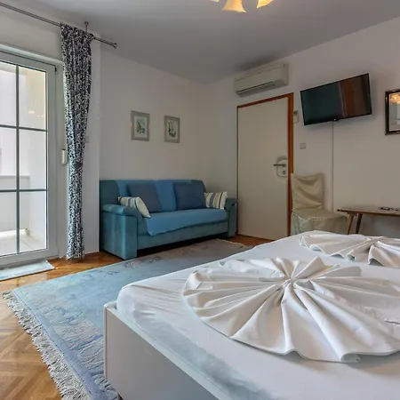 Antula Апартаменты Банёл