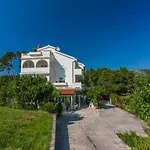 Antula Apartment *