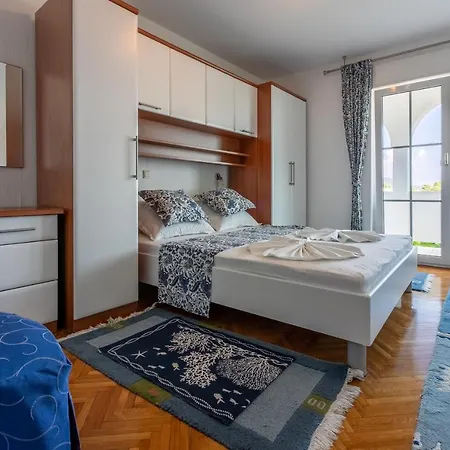 Antula Lägenhet Banjol